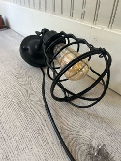 Wall light with  switch on the wire