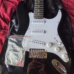 Master Play Guitar, Case, Amp, Accessories 