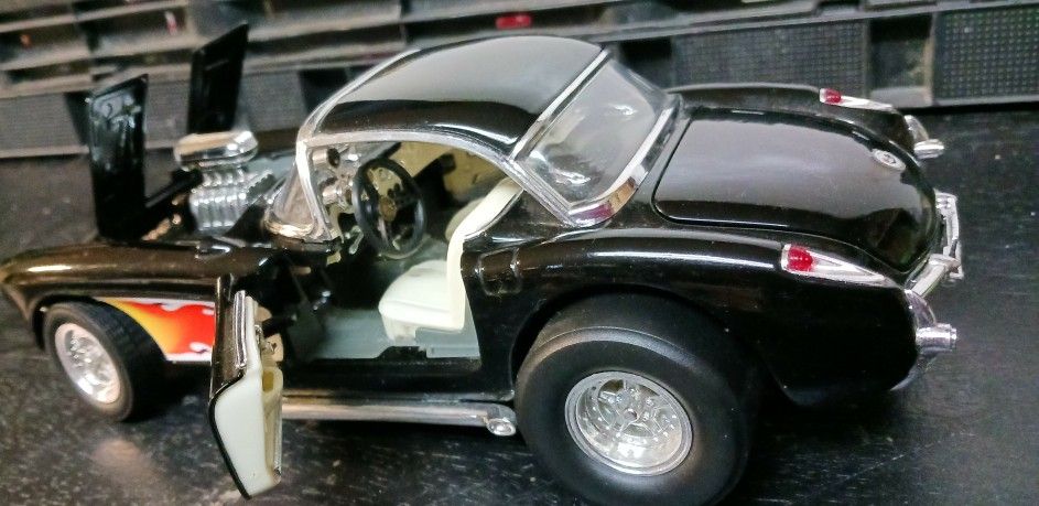 Road Legends Diecast Car 1957 Chevrolet Corvette Gasser