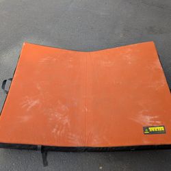 Crash Pad For Rock Climbing And Bouldering