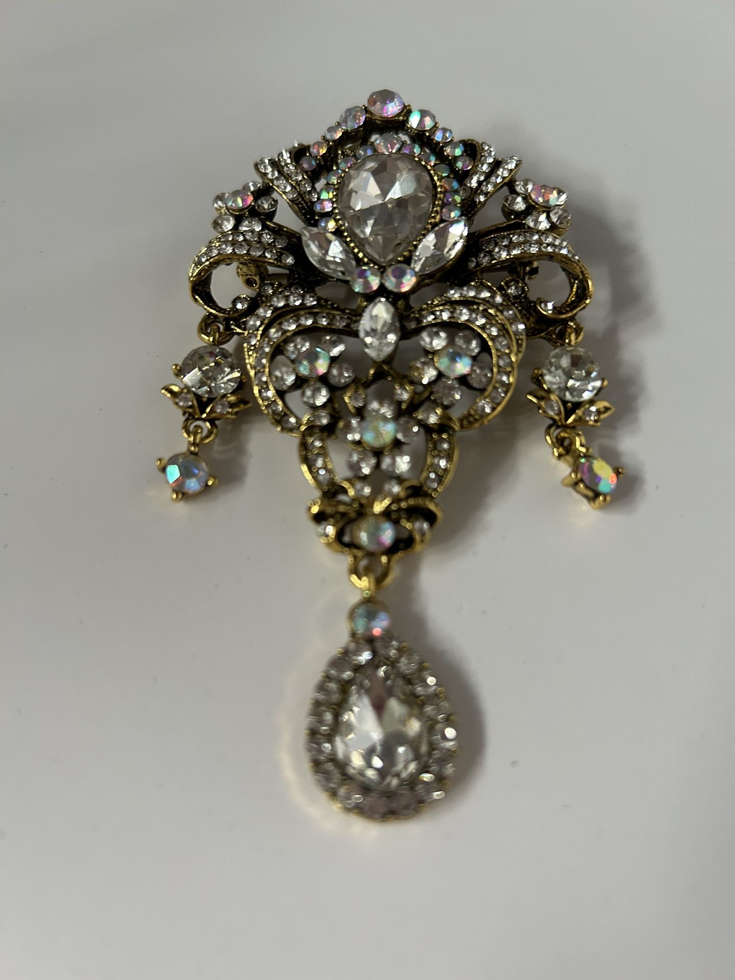 VINTAGE Brooch Pin Goldtone Large Statement