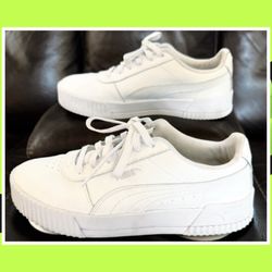 Pumma Woman’s White Sneakers Size 10
