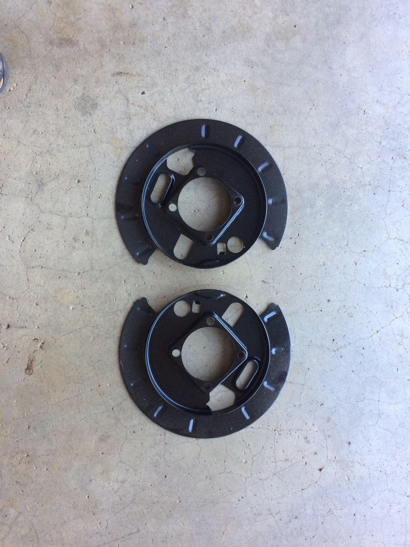 Dorman rear dust shield