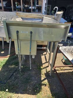 Stainless steel sinks
