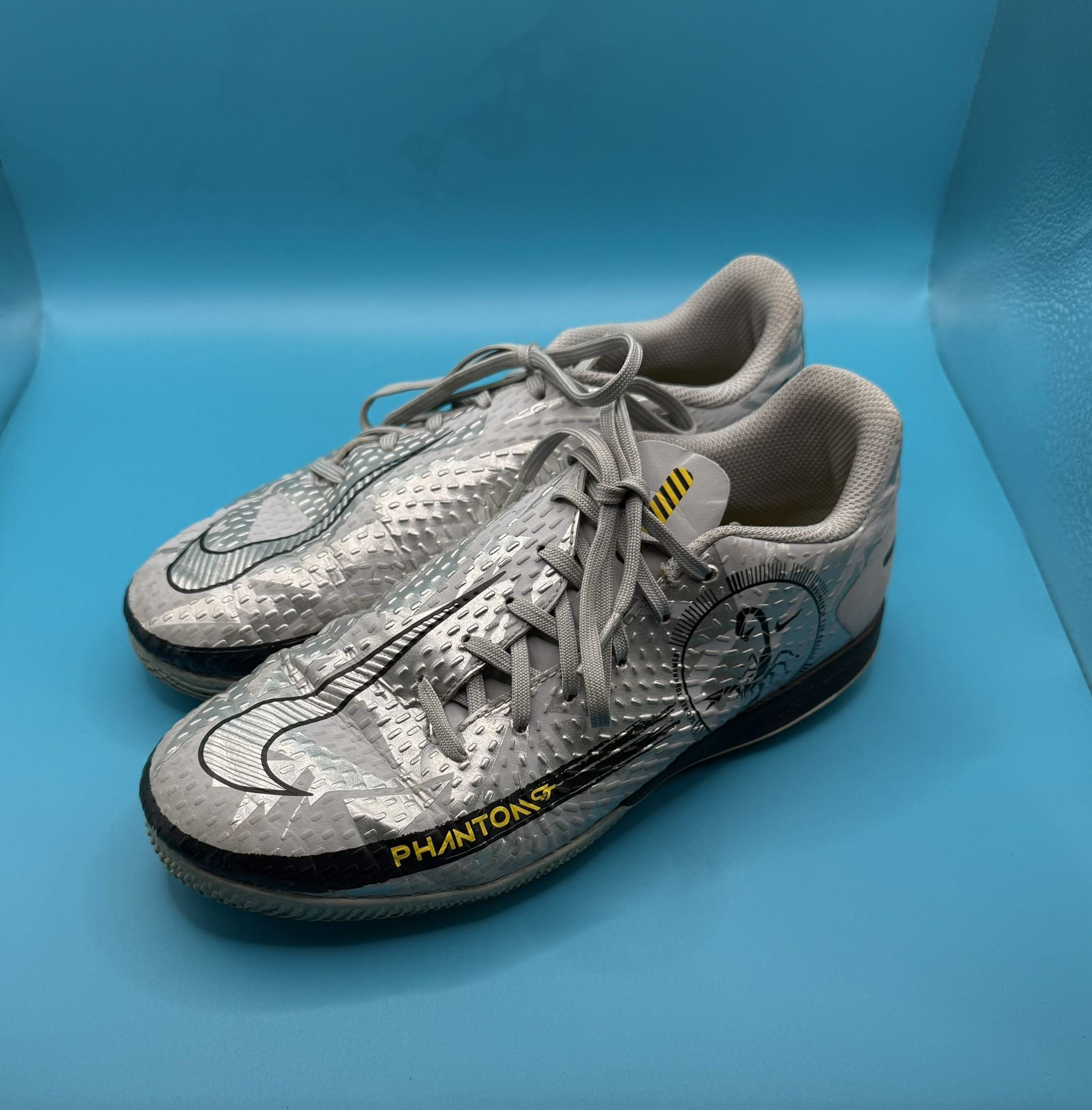 Nike Indoor Soccer Shoes Limited Edition 3Y