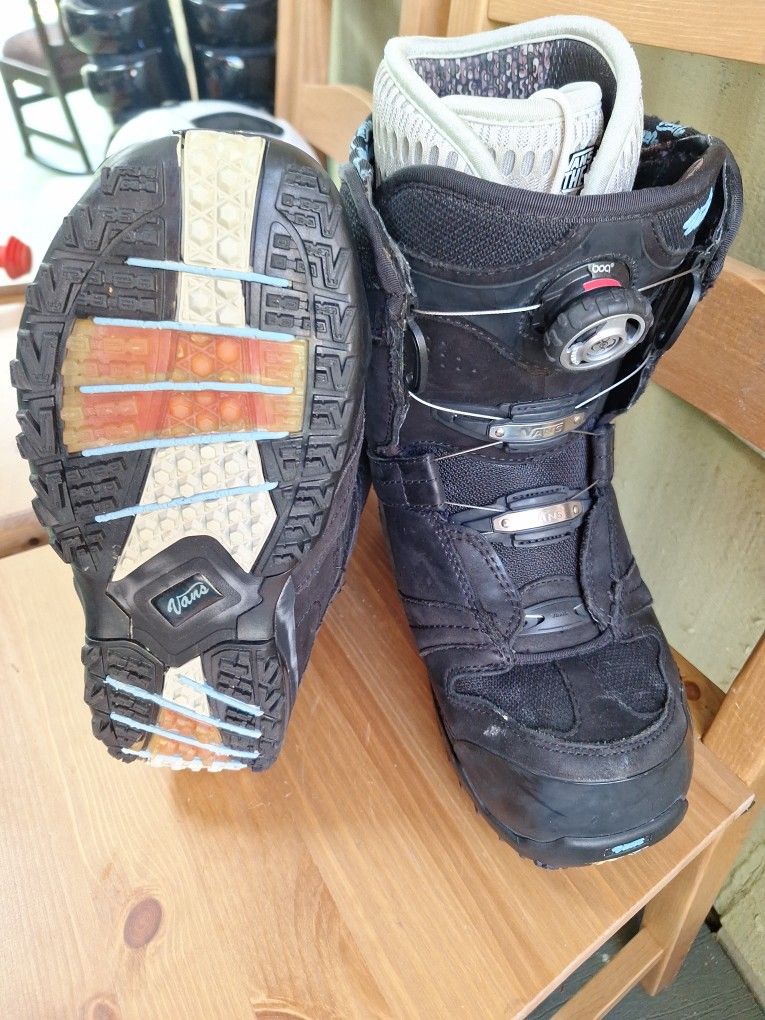 Vans BO A Snowboard Boots Us 8 /Euro 38.5