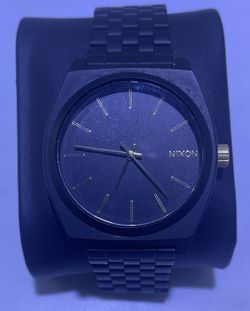 Nixon 20J  watch ( Hablamos Espanol ) 