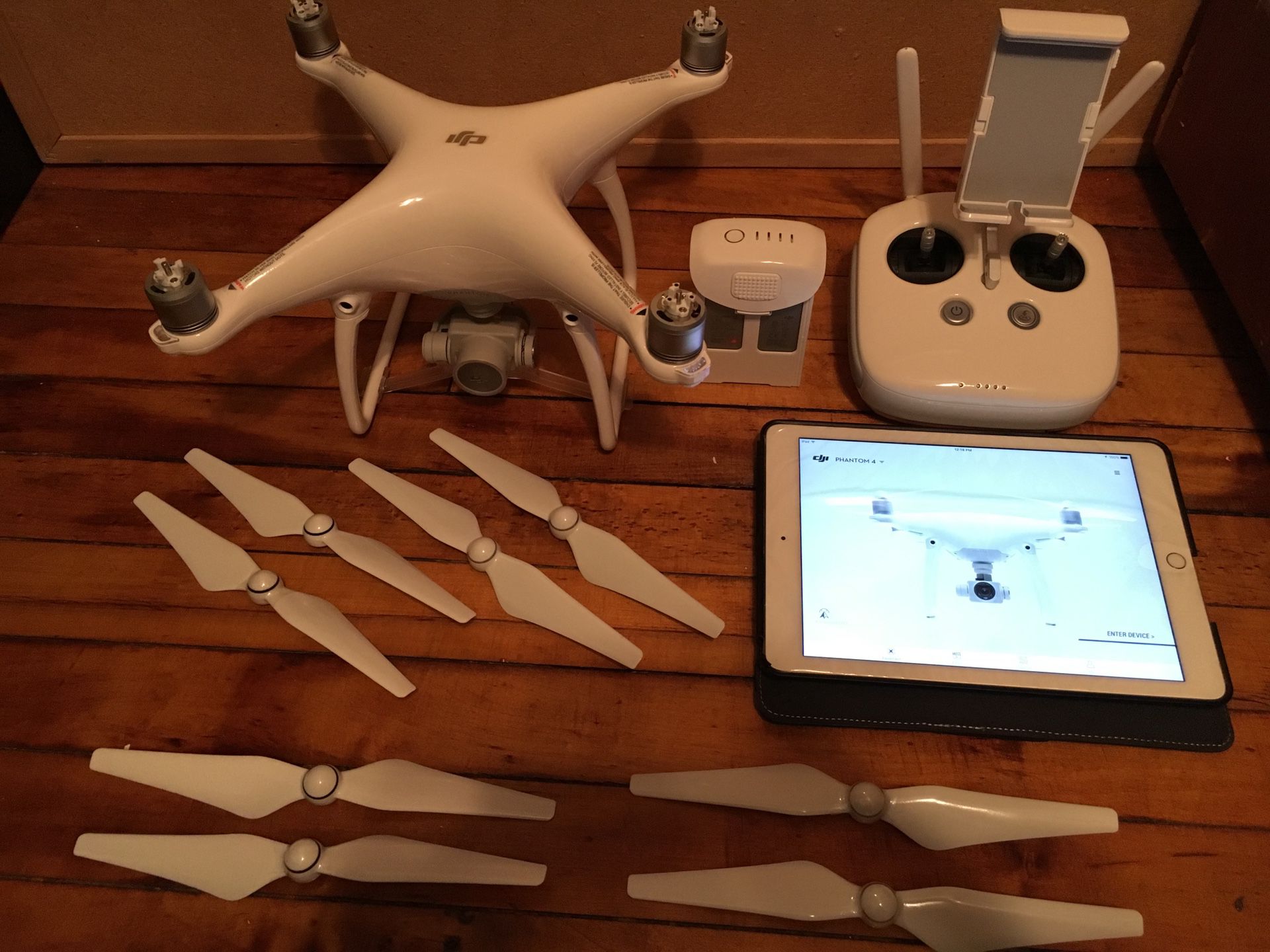 DJI 4 drone - Practically New