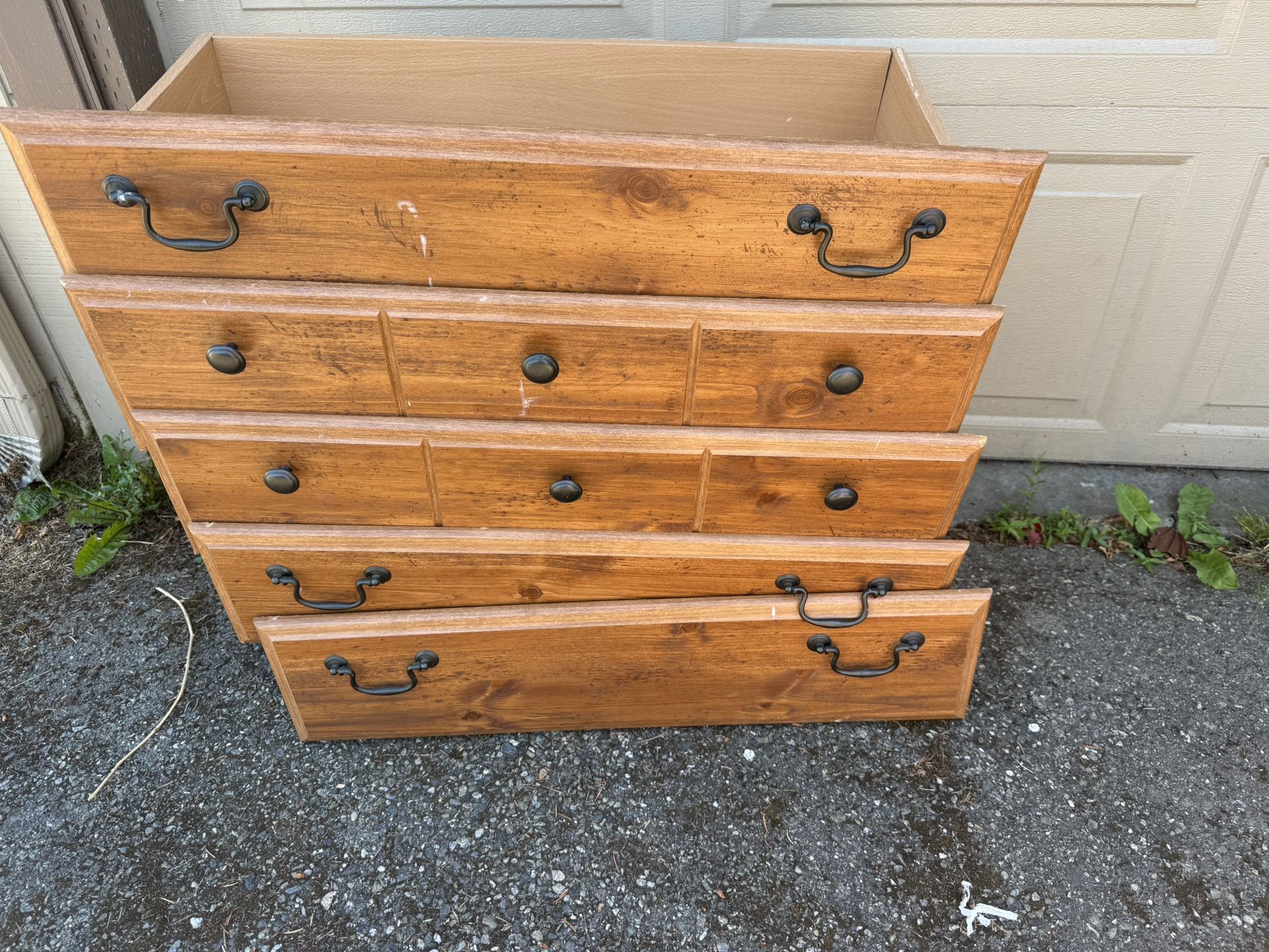 Dresser With Mirror