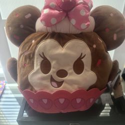 Disney Munchlings Wild Strawberry Cupcake Minnie Mouse