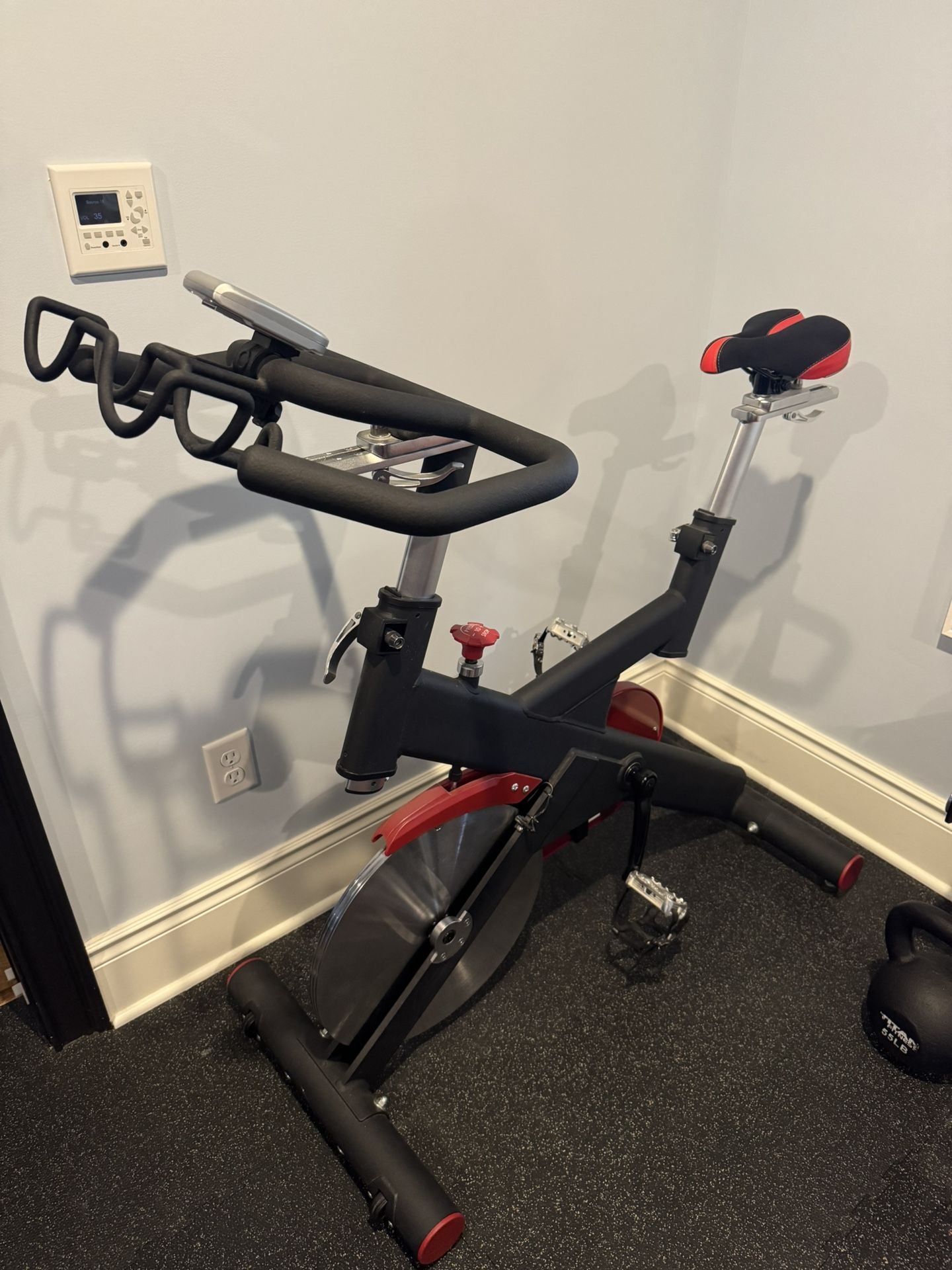 Sole SB700 Stationary bike