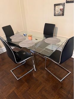 Comedor de 4 sillas