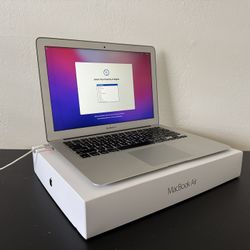 Apple MacBook Air 13”, macOS Monterey, I5, 121GB SSD