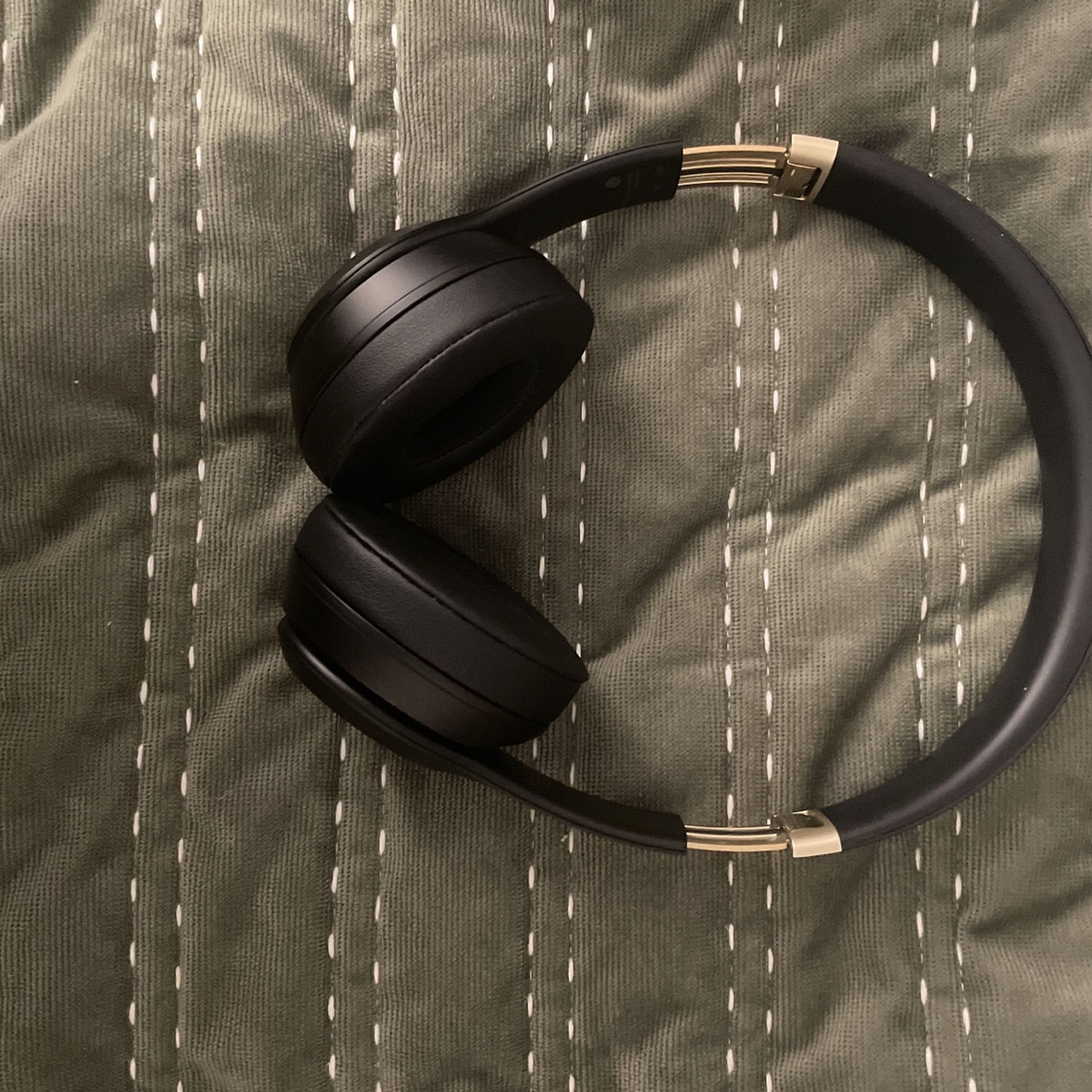 Beats Solo 4