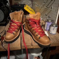 Danner Women’s Size 9 $200