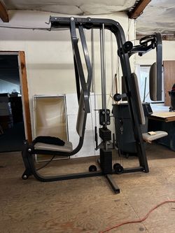 Chest and shoulder press