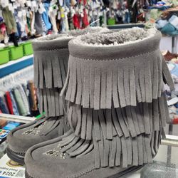 Manitobah mukluks boots Size 13