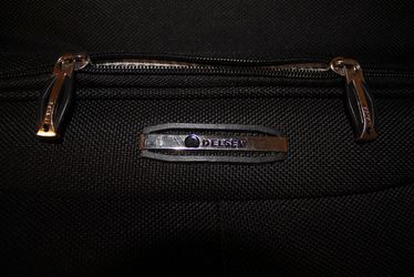 Delsey Deluxe Garment Luggage Thumbnail