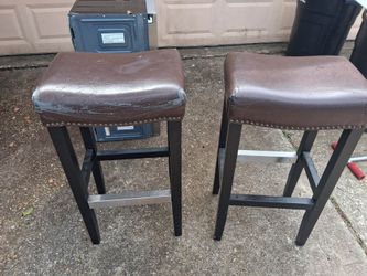 2 Stools