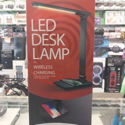 Lámpara de escritorio LED con carga inalámbrica para teléfono y diferentes niveles de brillo