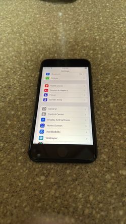 Like new IPhone SE 64gb 3rd gen unlocked