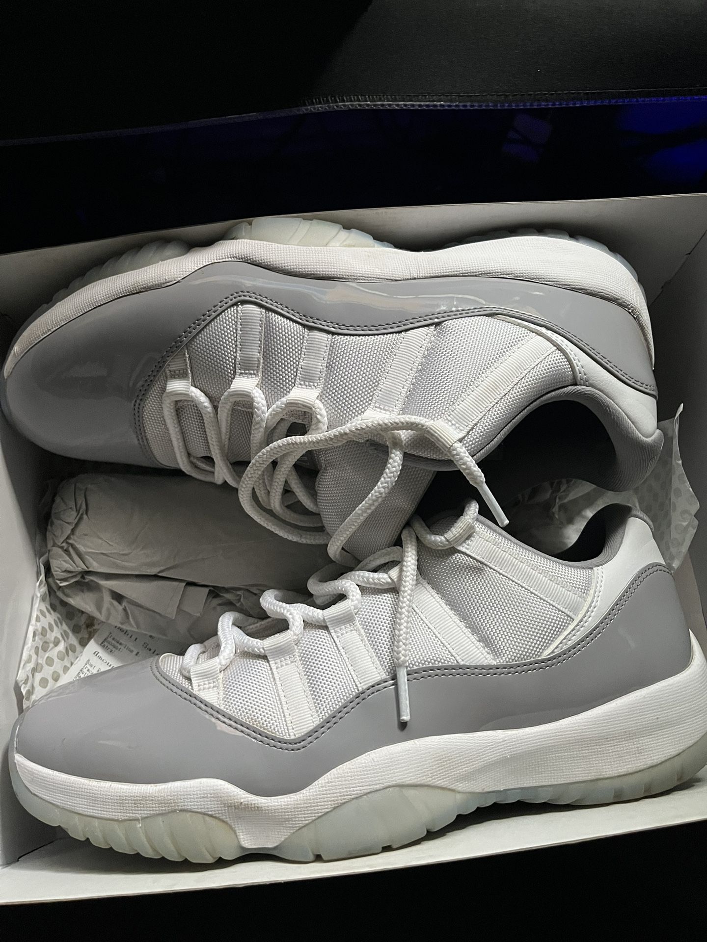 Jordan 11 Retro Low Cement Grey