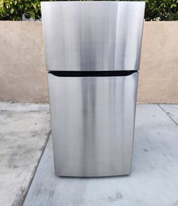 3MONTHS WARRANTY 33X33X68 LG REFRIGERATOR 23CUFT SILVER DELIVER INSTALLATION