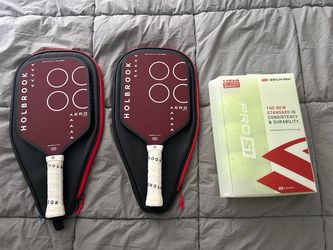 Pickleball (pickleball paddle)