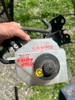 Brake fluid reservoir