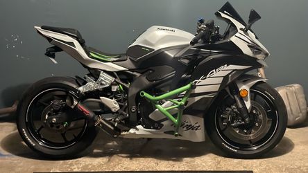 2025 Kawasaki Ninja ZX-4RR