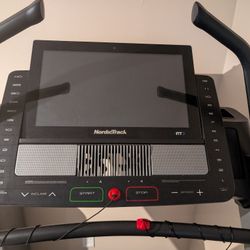  NordicTrack Commercial X22i Treadmill NTL29019
