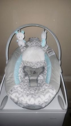 Automatic Bear Baby Bouncer Seat with noise and plushies