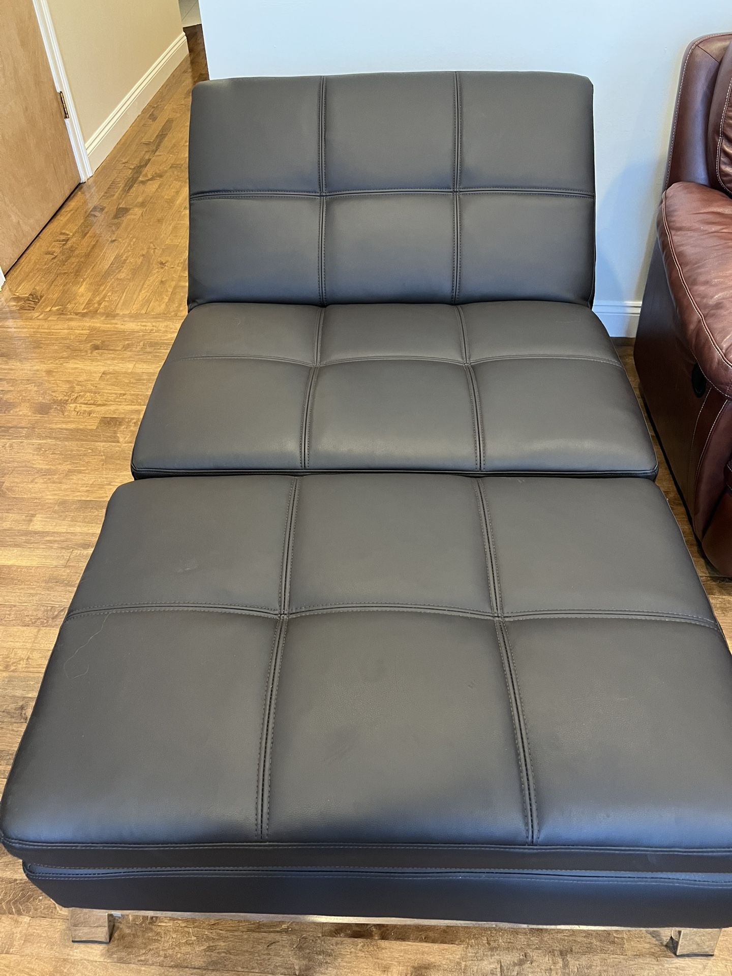 CoddleMe Toggle - Leather Reclining Chair And Ottoman