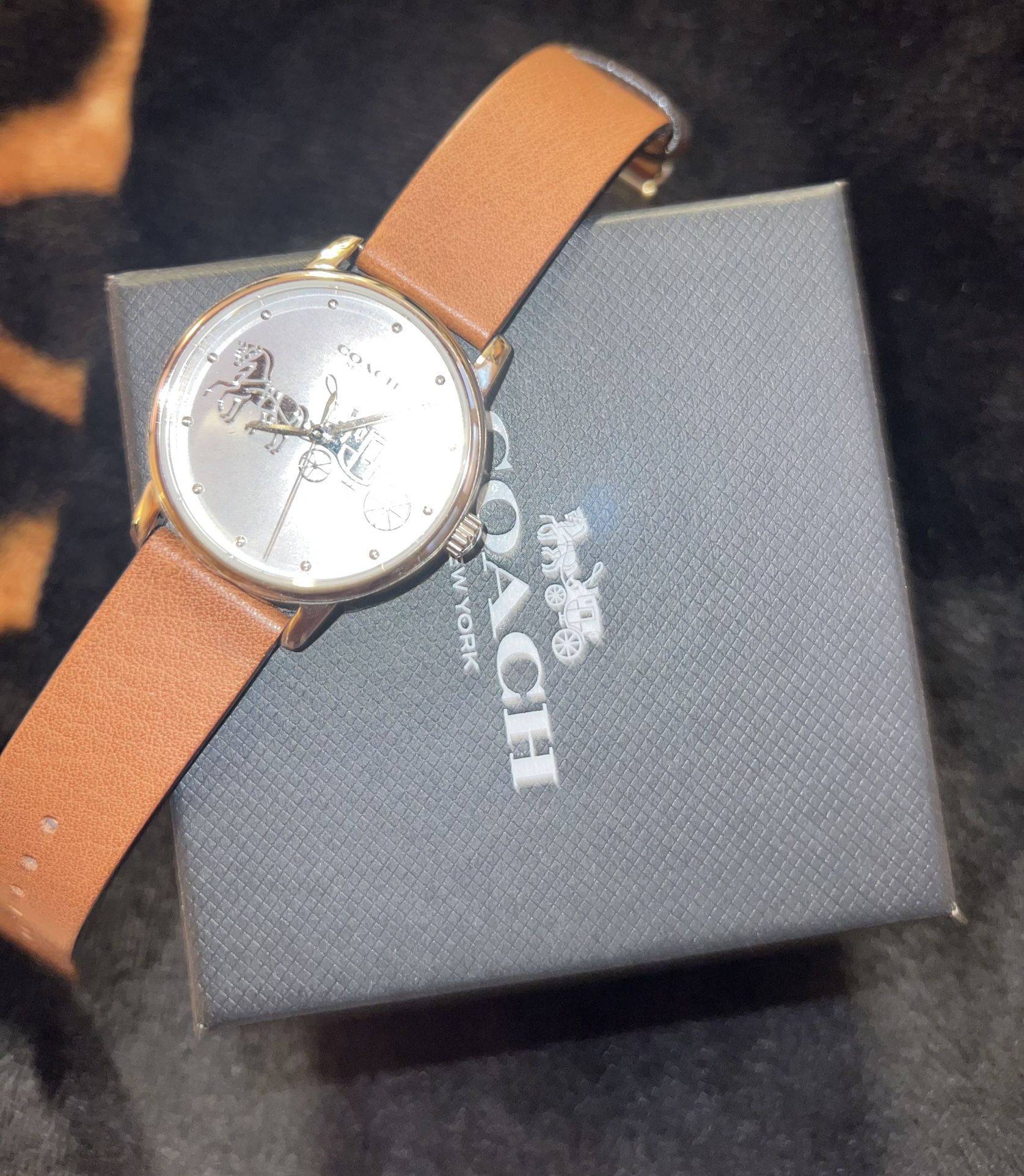 Authentic Coach Women’s Watch With Leather Strap’s 