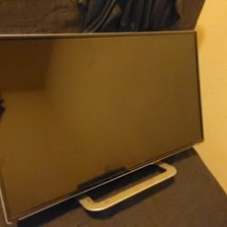 VIZIO 32 INCH HD TV/MONITOR 