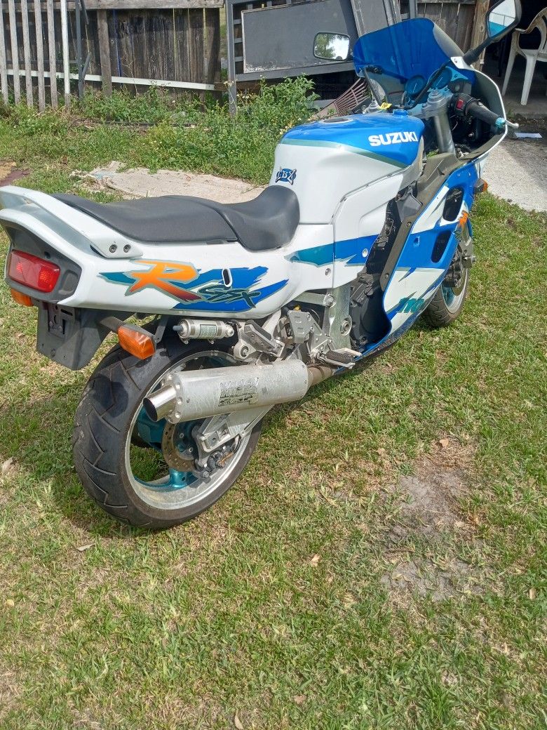 Suzuki GSX 1,100