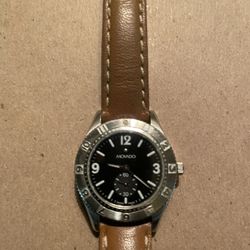 Movado Women’s Watch Model 84 E9 1860 In Excellent Condition 