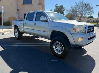 Toyota Tacoma TRD sport 2wd 6ft bed 75k original miles