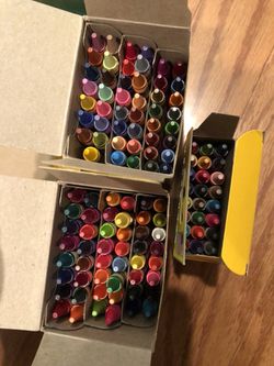 Art set in wood case with Crayola 120 crayons for Sale in Edison, NJ