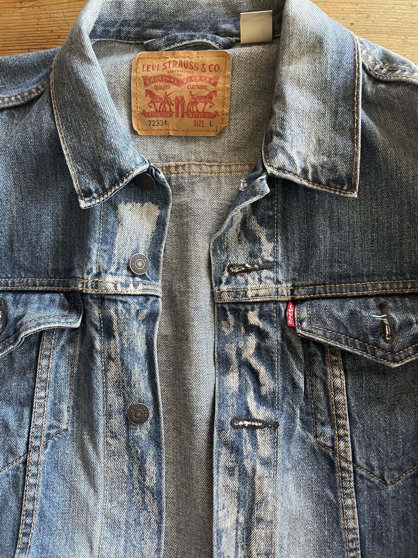 Levi’s Stain Washed Trucker Jacket Size Large 