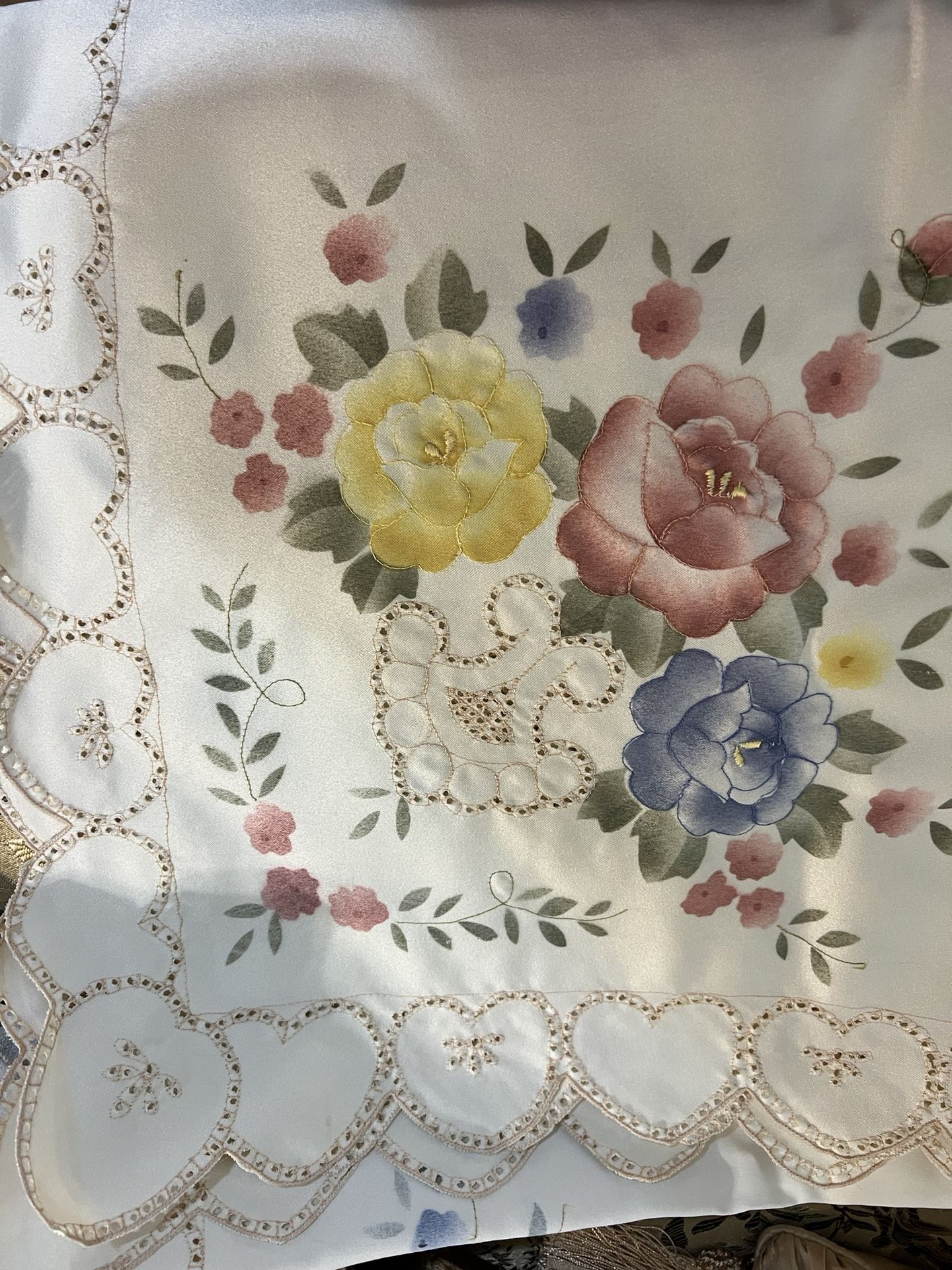 Tablecloth- Ivory with flowers
