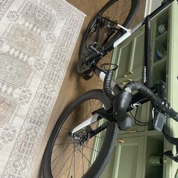 Cannondale SuperSix EVO – 105, Carbon Wheels, Wahoo ELEMNT Bolt, Ultegra Pedals