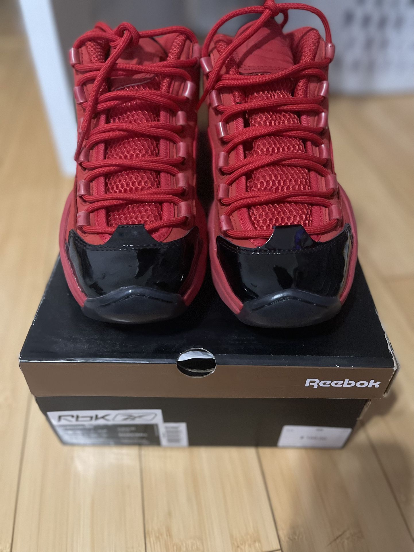 Kids Reeboks size 6.5