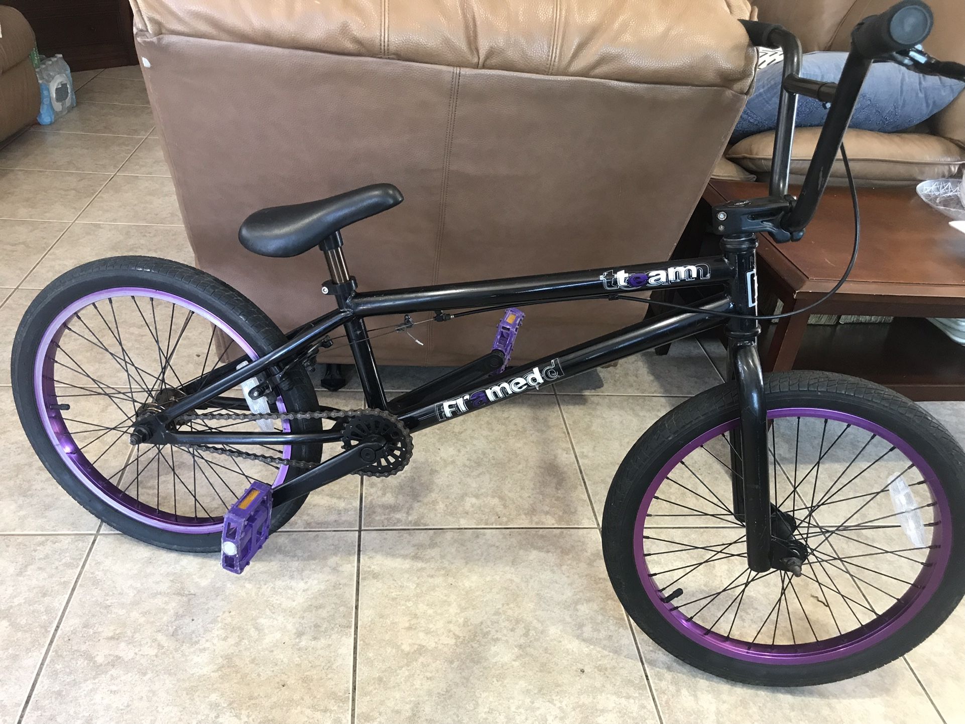 BMX. Team Famed Tires 20.