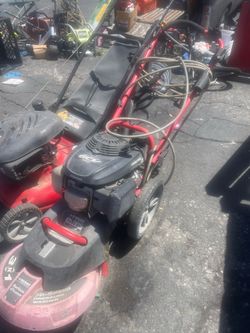 2 NAKINAS UNA PARA CORTAR PASTO Y UNA ESPRAYADORA