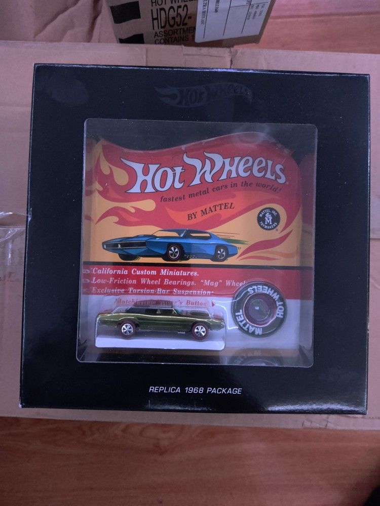 Hot Wheels Original 16 1968 Replica Package Custom T-Bird