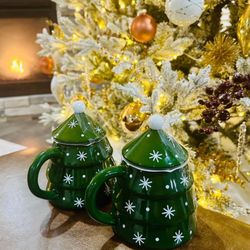 Brand new  two Christmas Tree Lidded Figural Ceramic Mugs from World Market❤️.