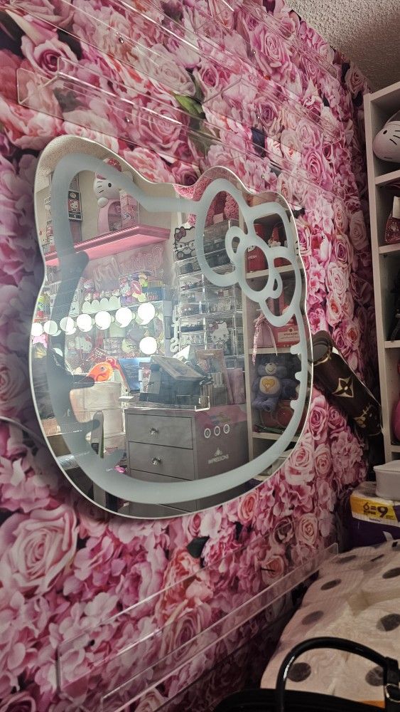 Impressions Vanity Hello Kitty Mirror