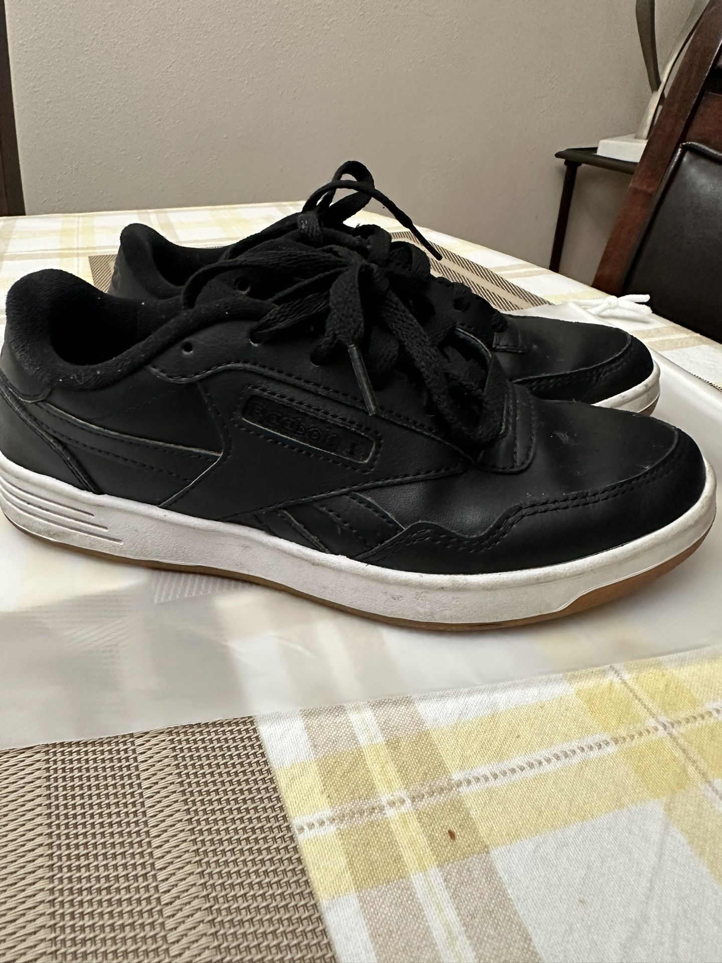 Womens Black Reebok Tenis Shoes