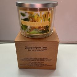 Avon Honeysuckle Blossom Candle